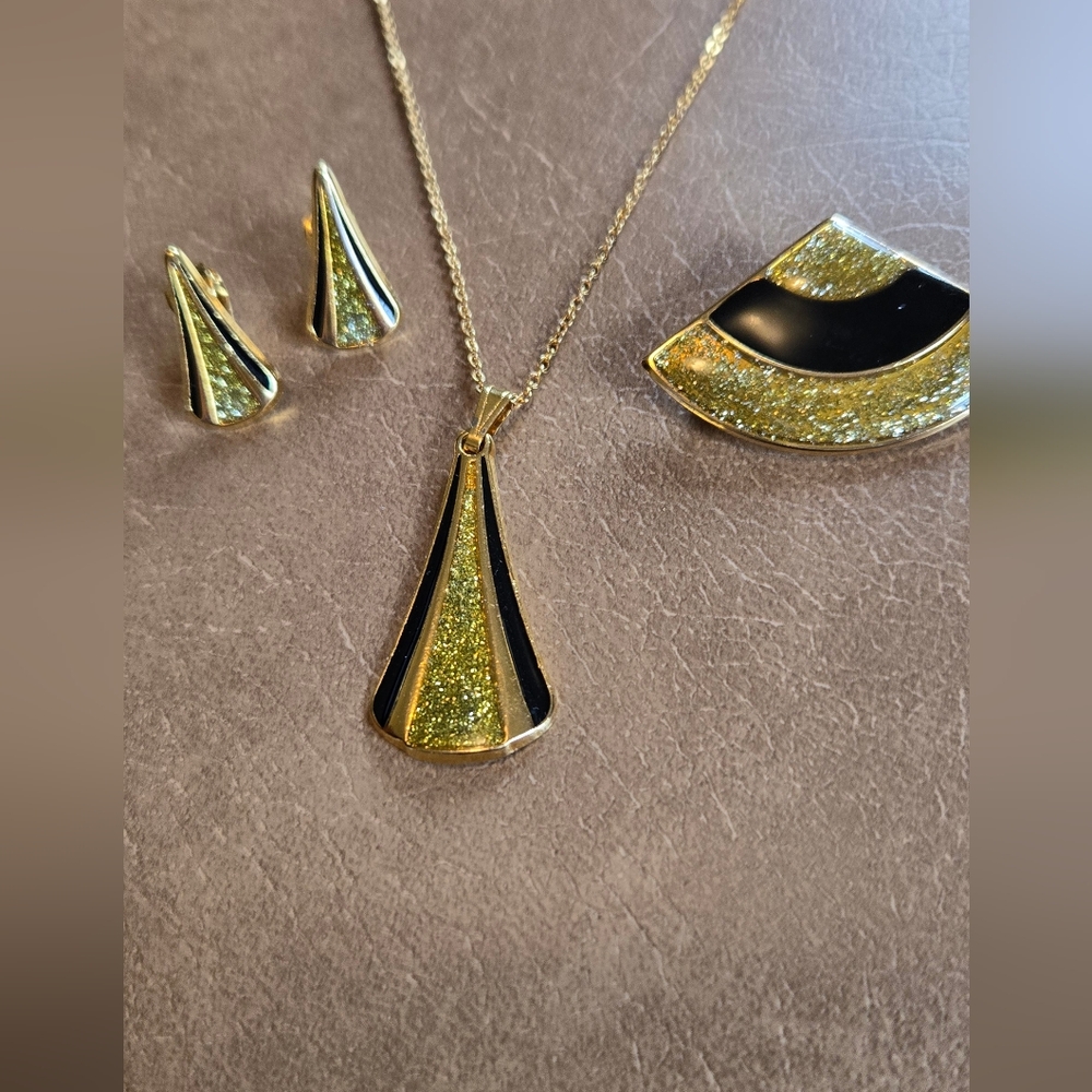 Van Doran Gold Dust Triangular Pendant Necklace with Gold-Toned Chain Earrings